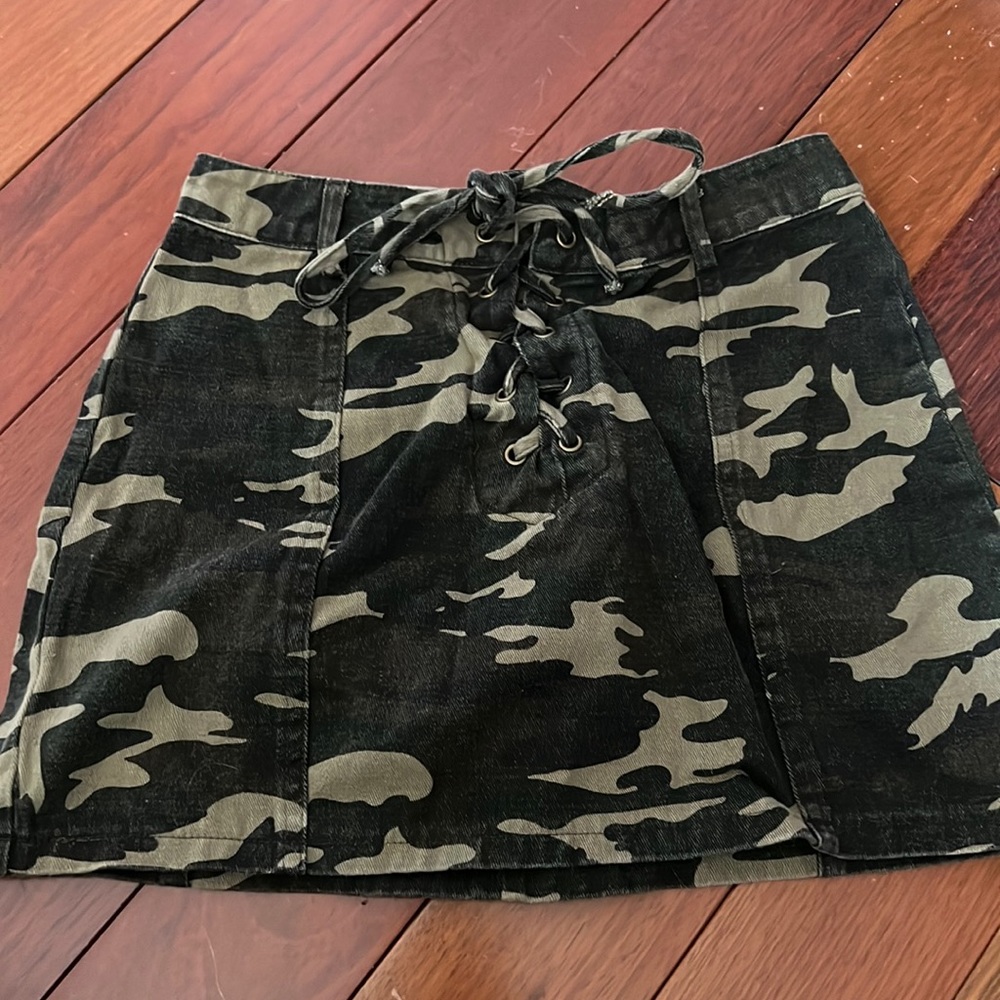 Fashion Nova camo skirt